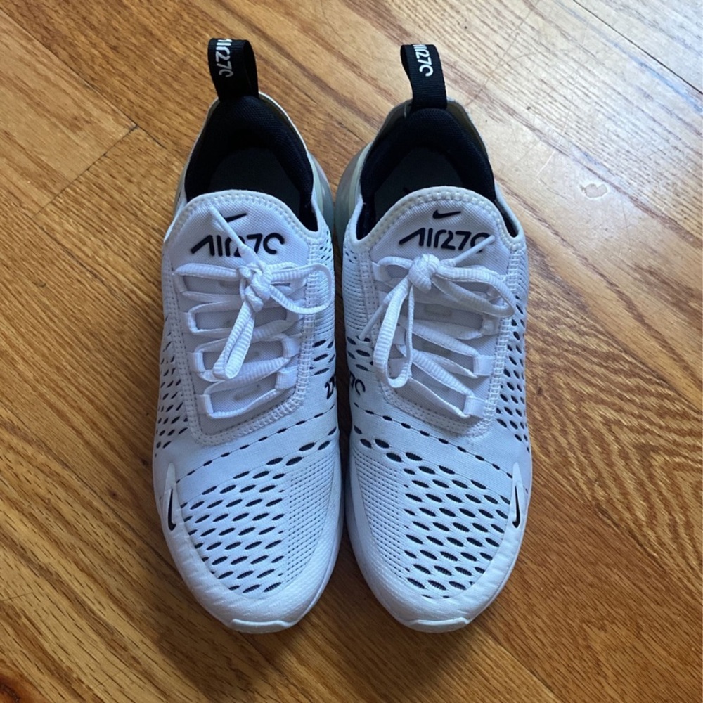 NIKE AIR MAX 270
